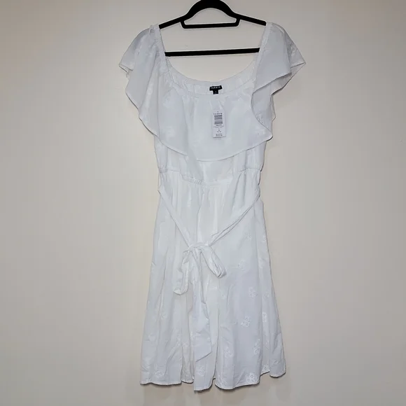 Off the shoulder white embroidered dress - Picture 2 of 7